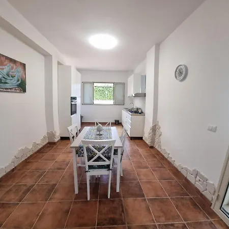 Syraka Βίλα Fontane Bianche